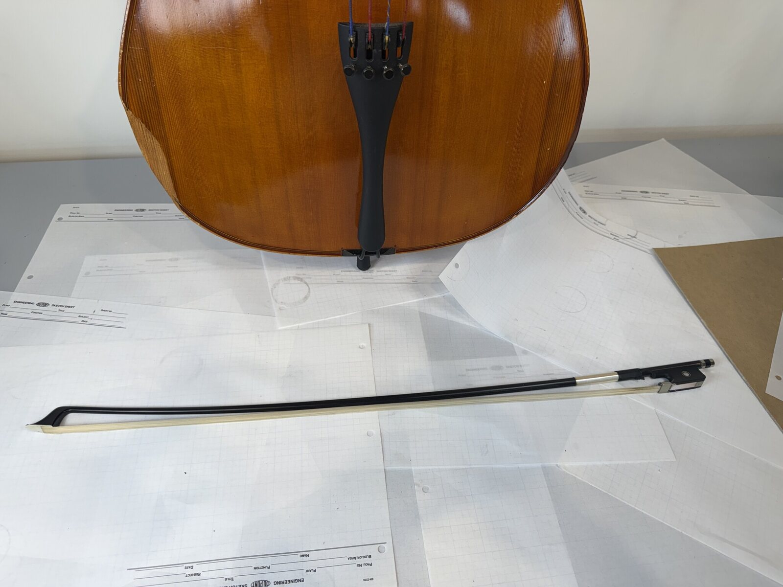 Carbon fiber cello bow included with this instrument