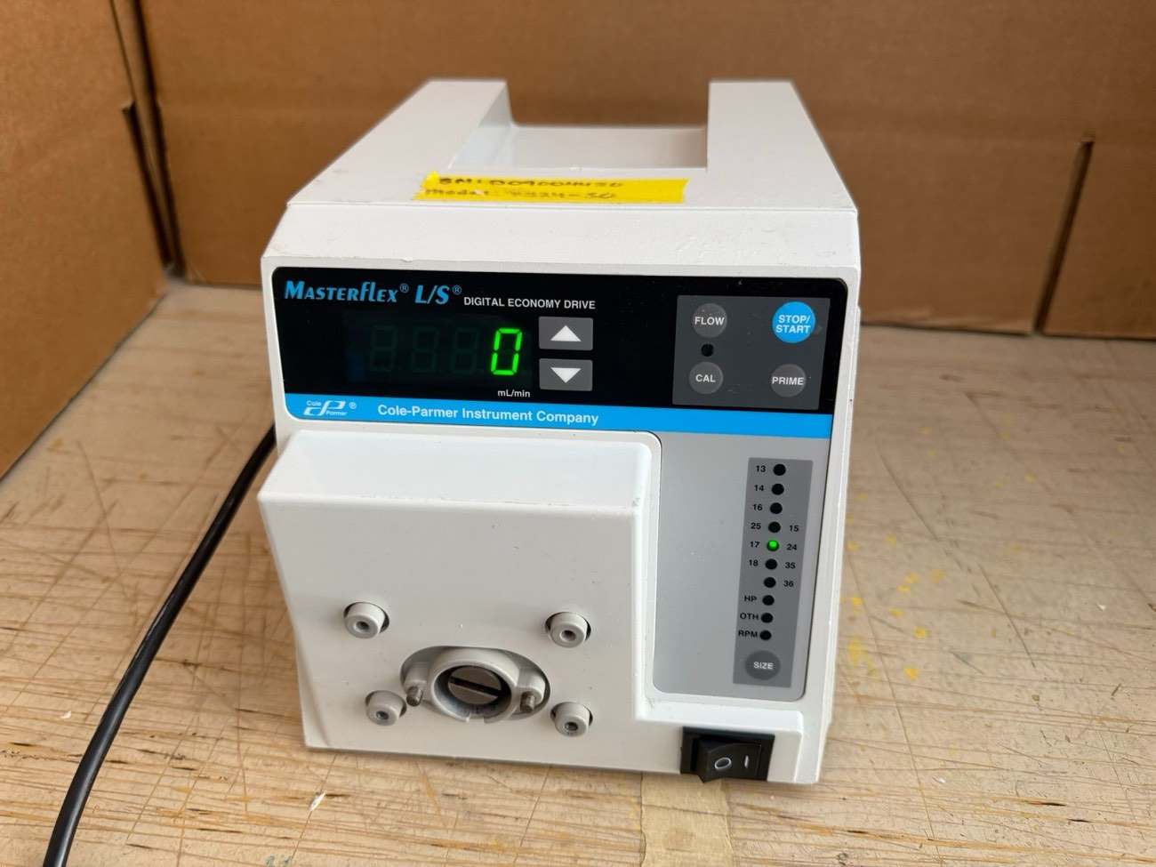 Cole-Parmer Masterflex L/S 7524-50 Digital Economy Peristaltic Pump Drive  Works — view 1