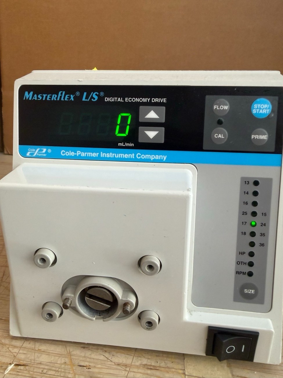 Cole-Parmer Masterflex L/S 7524-50 Digital Economy Peristaltic Pump Drive  Works — view 4