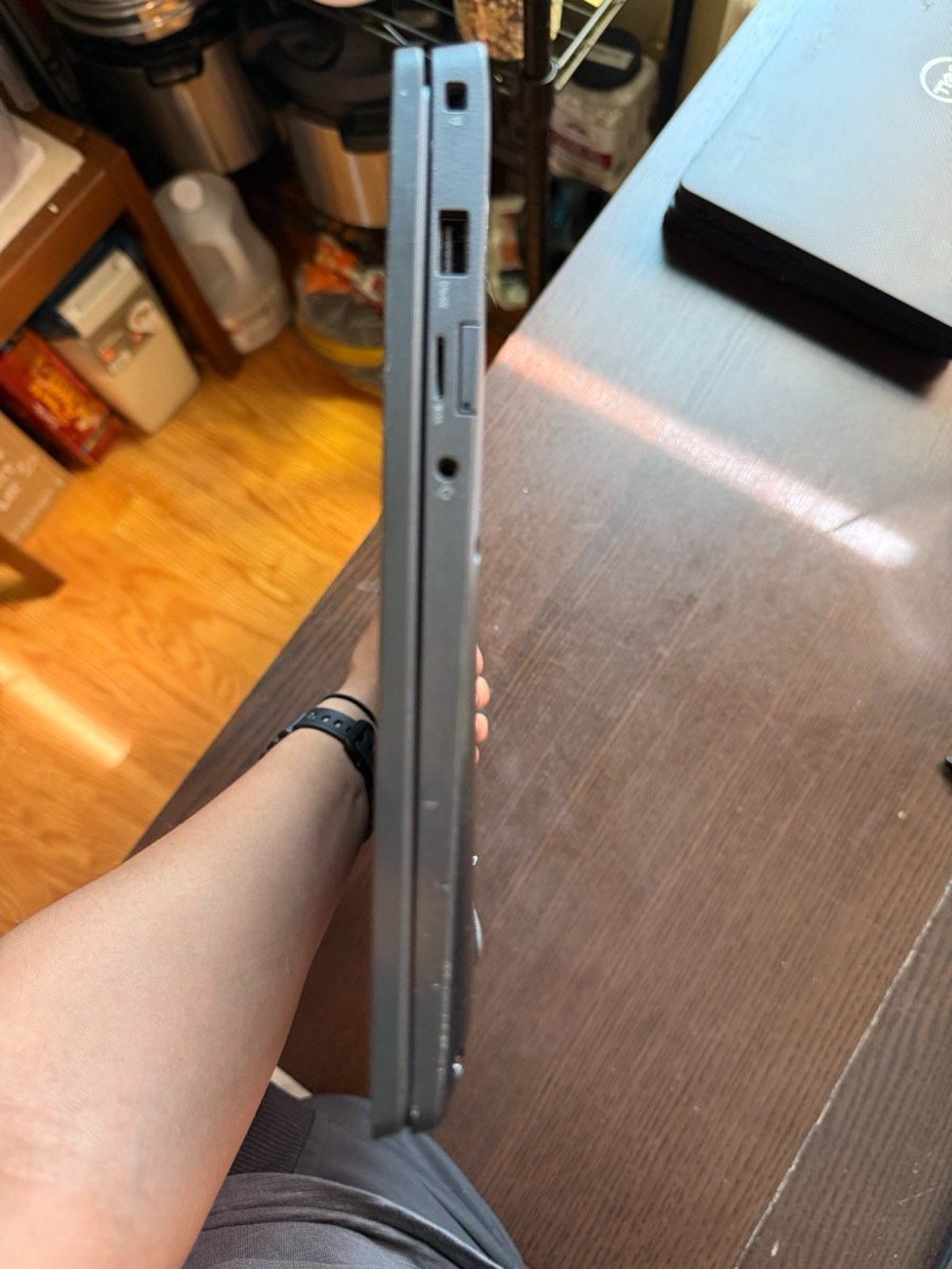 Dell Latitude 7400 14" i5-8365U 8GB 256GB SSD Win 11 Pro Ultrabook + Charger — view 2