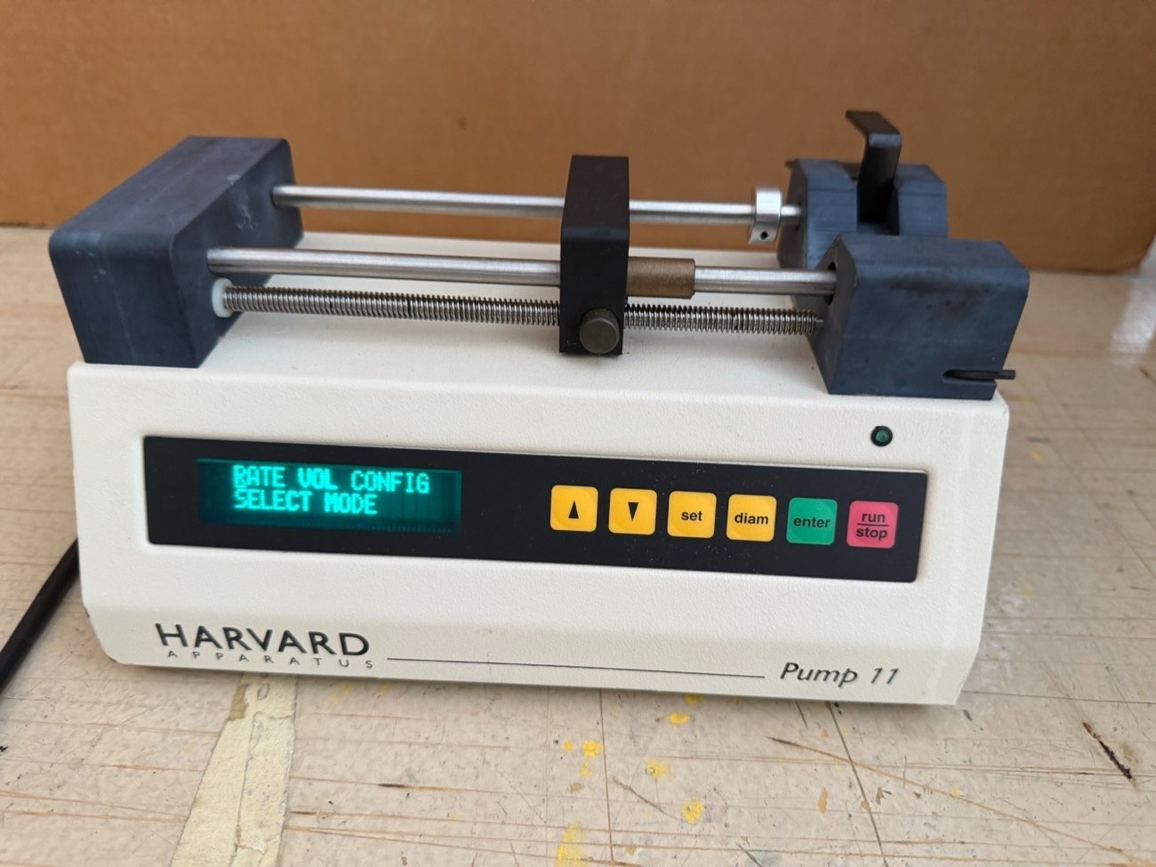 Harvard Apparatus Model 11 Syringe Pump Infusion 55-1199 Lab - Powers On — view 3