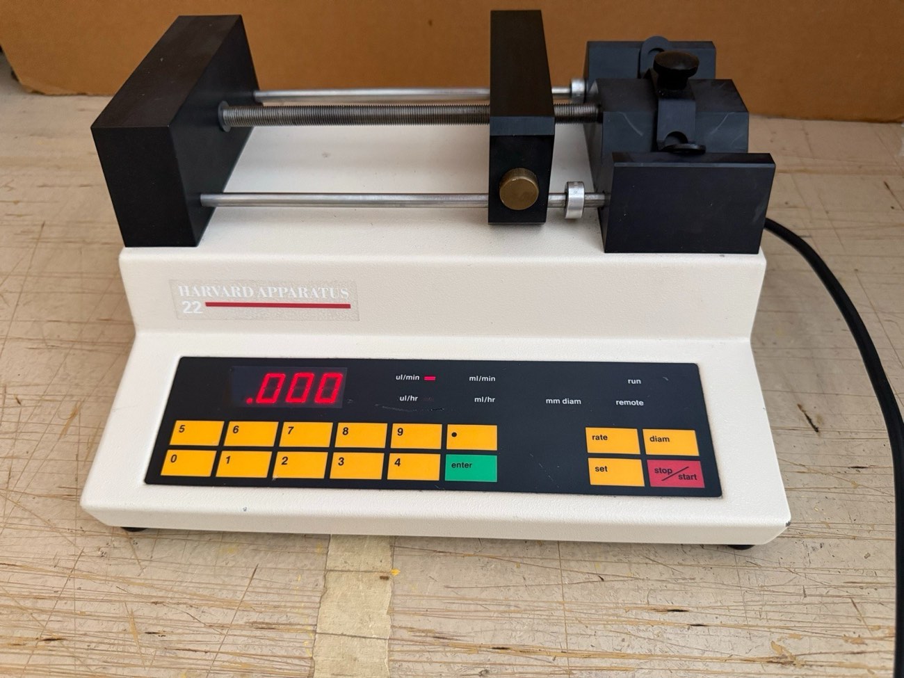 Harvard Apparatus Model 22 Dual Syringe Pump Microprocessor 980532 - Powers On — view 2