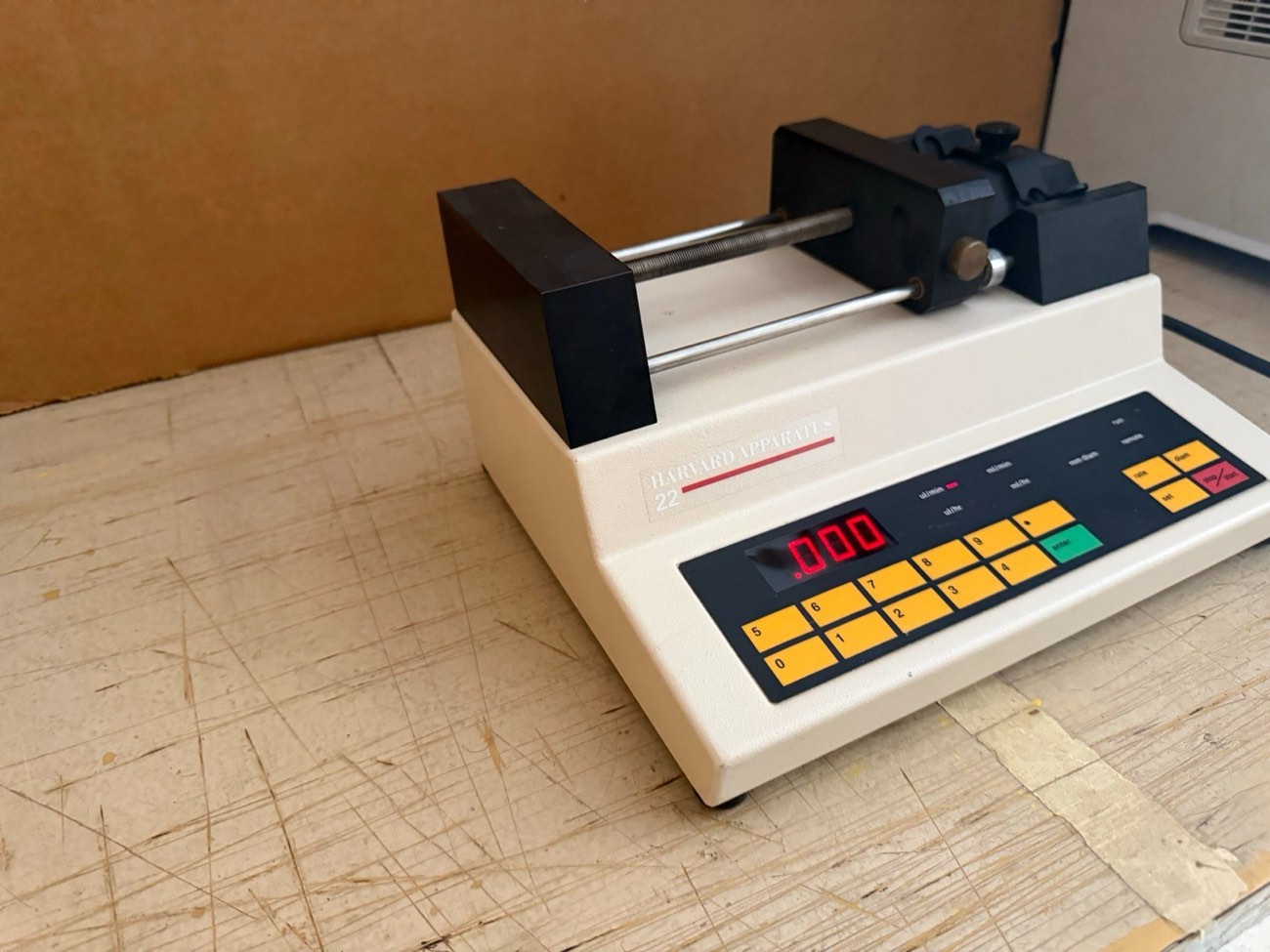 Harvard Apparatus Model 22 Dual Syringe Pump Microprocessor 980532 - Powers On — view 4