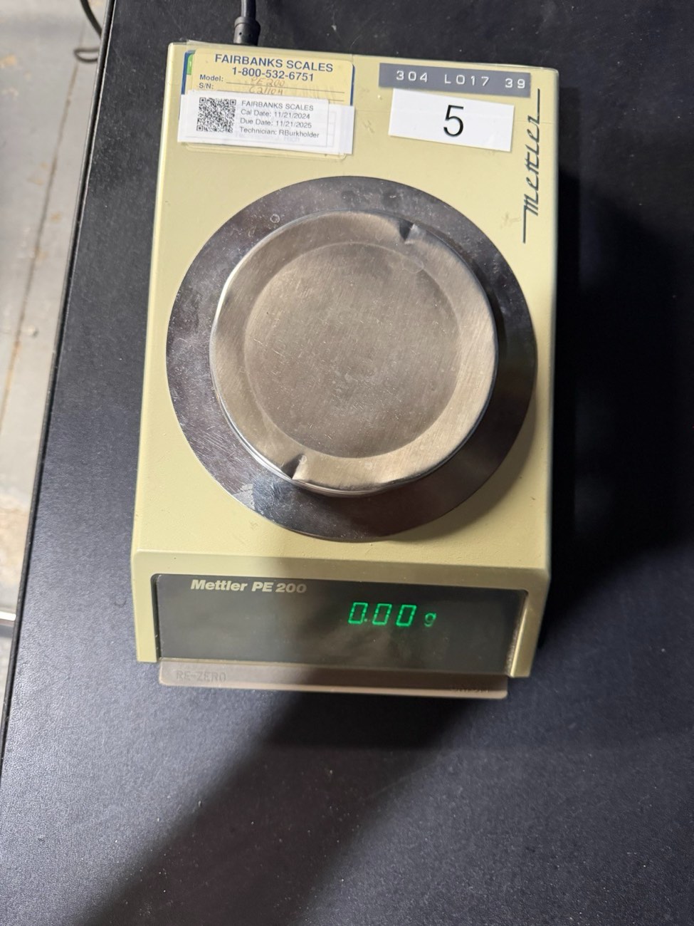 Mettler PE 200 Top Loading Precision Lab Balance Scale 200g - Powers On — view 2