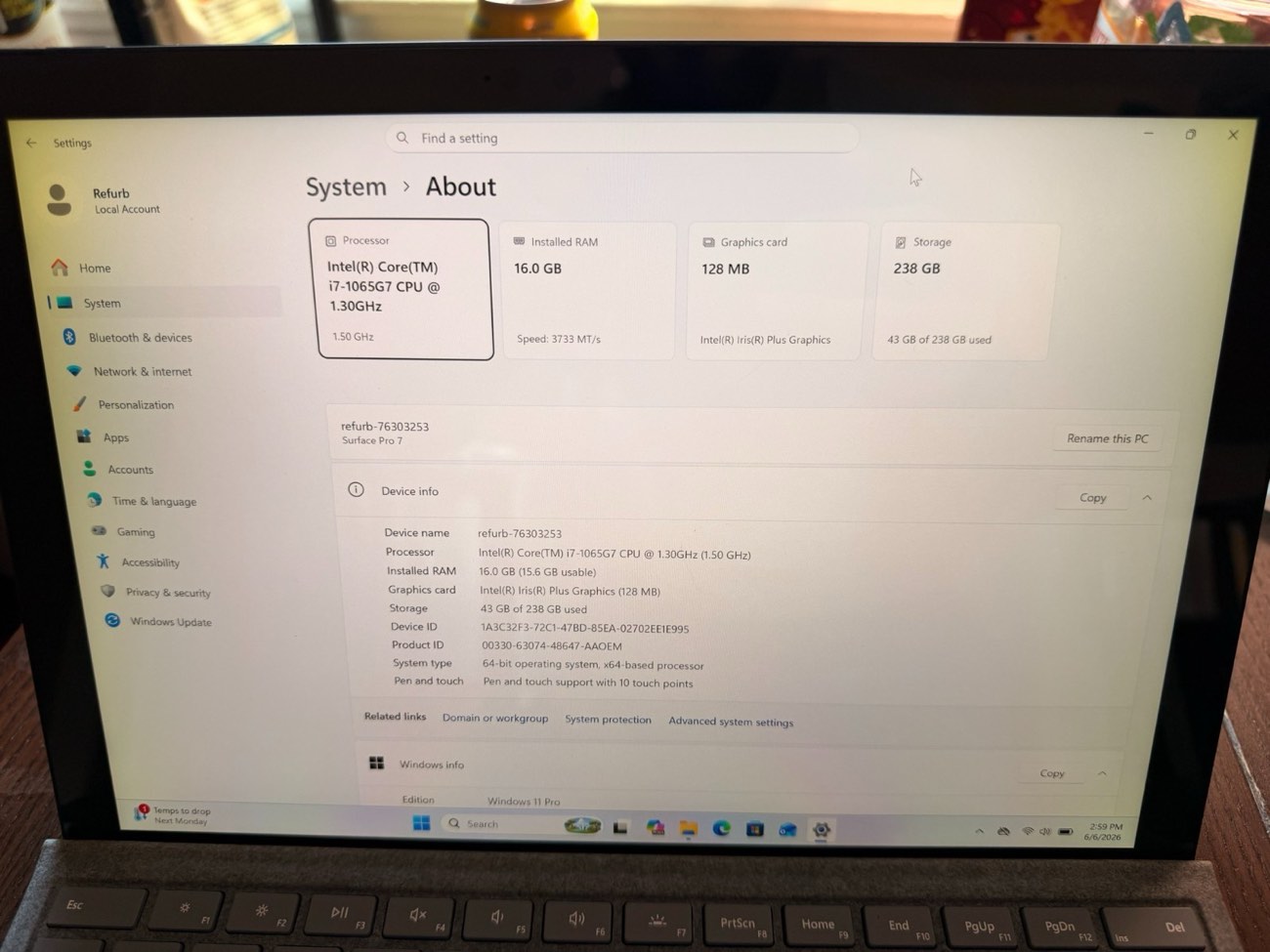 Microsoft Surface Pro 7 i7-1065G7 16GB 256GB Win11 Pro 12.3" + Type Cover Bundle — view 1